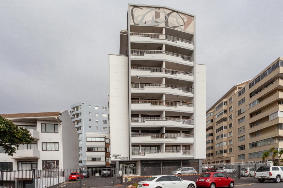 3 Bedroom Property for Sale in Sea Point Western Cape